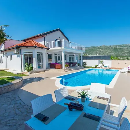 Luxury Horizon