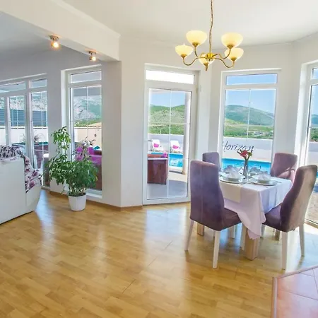 Luxury Horizon Villa